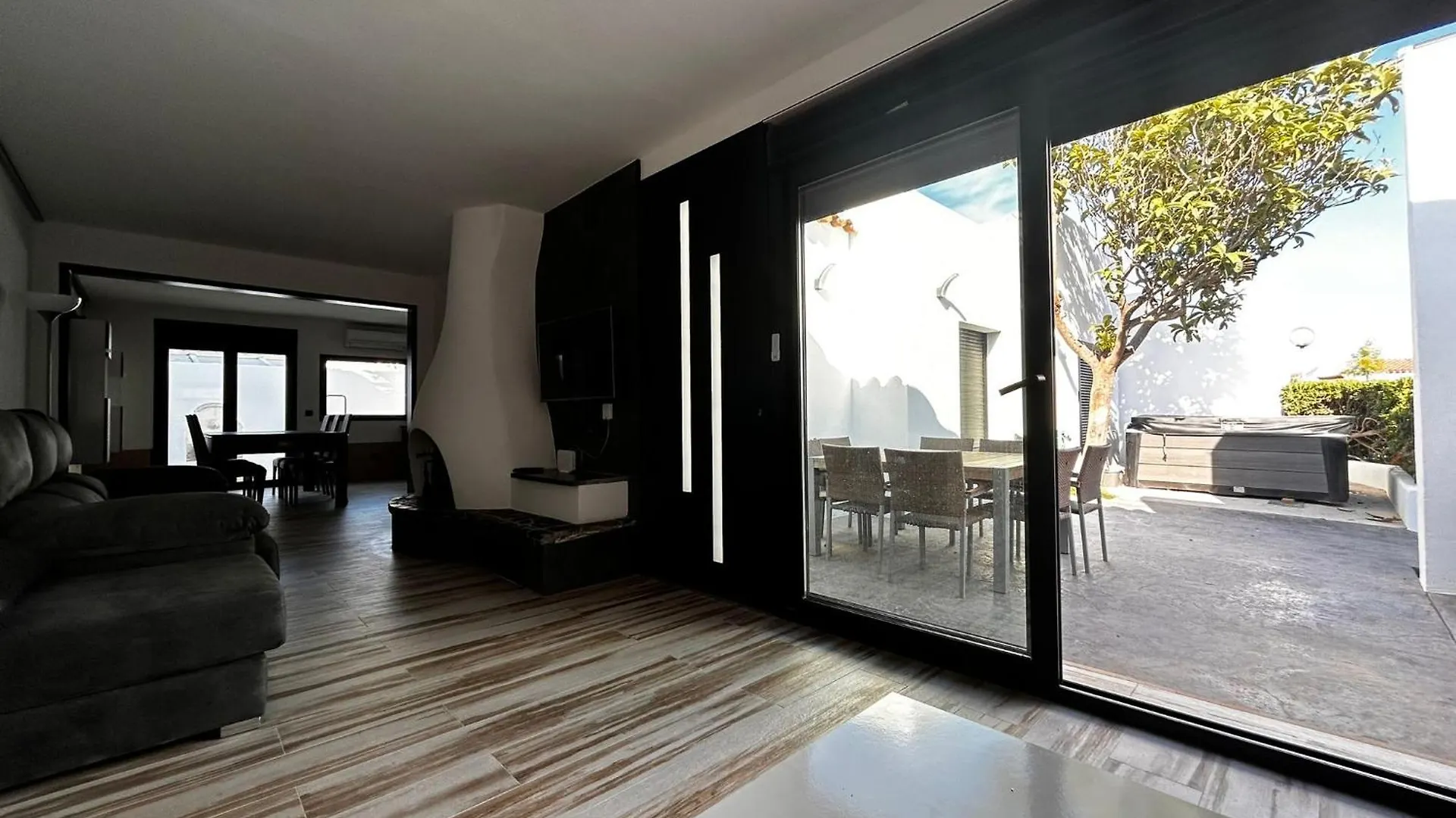 Casa Cala Llarga Villa Roses Holiday home